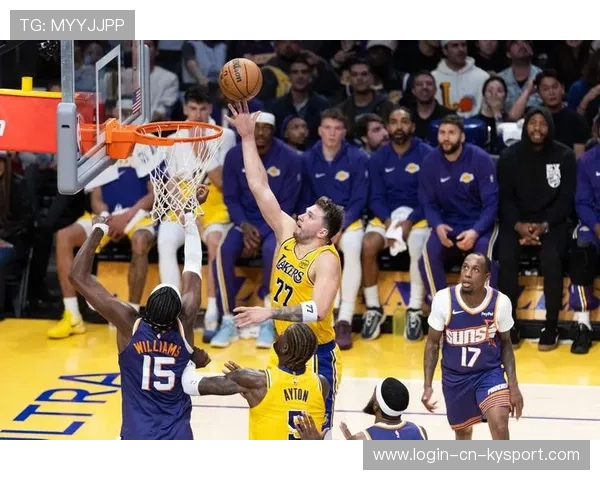 NBA常规赛千场大战，湖人险胜詹姆斯20+，湖人常规赛连胜纪录