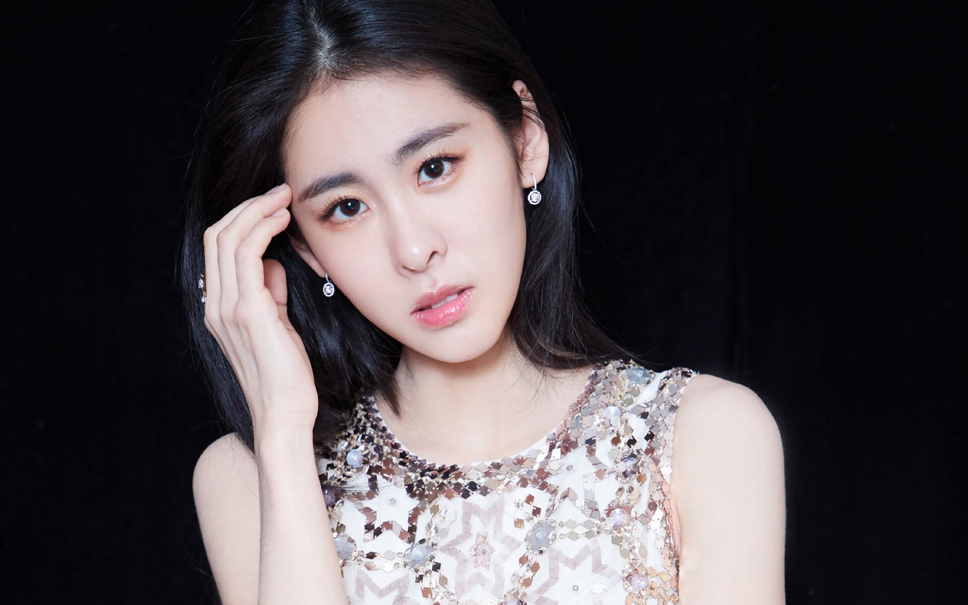 kaiyun网址-英超星光璀璨：神级过人引爆全场，英超低调看